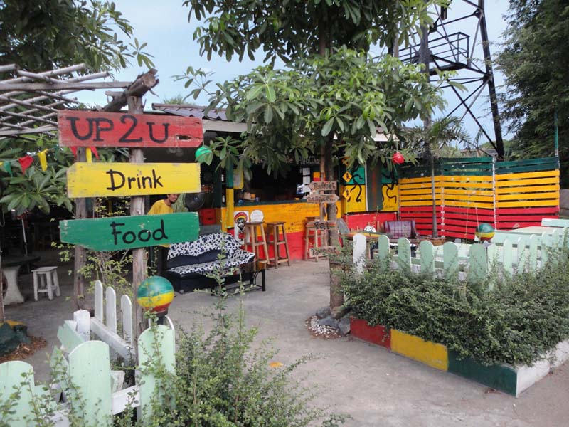Bar Rasta en Thailande - exemple du rayoinnment de la culture jamaïcaine . Crédit : Stéphane Delphin